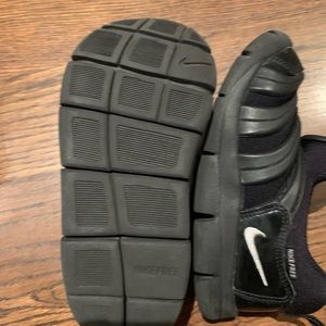 Nike kid Dynamo sneaker RARE!!!
